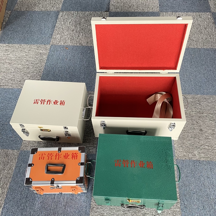 冷水江爆破工程作业箱如何选择？玻璃钢与传统材质的全面对比